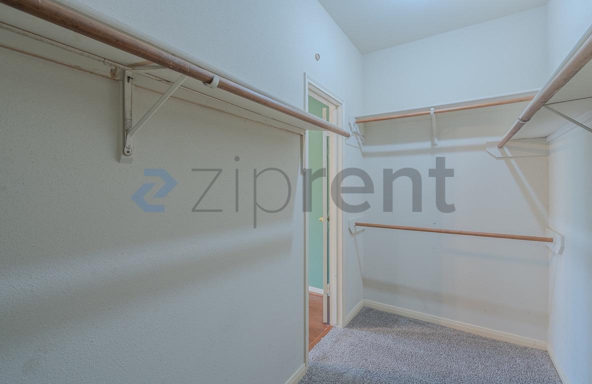 Building Photo - 16023 Gladebrook Glen Ln