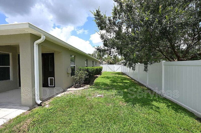 Building Photo - 7147 Cedarcrest Blvd