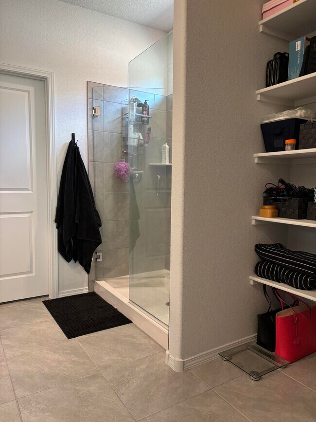 Building Photo - 2444 Talisker St NE