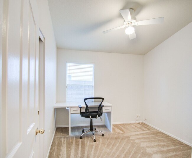 Building Photo - Lakewood 3 Bedroom for Rent!