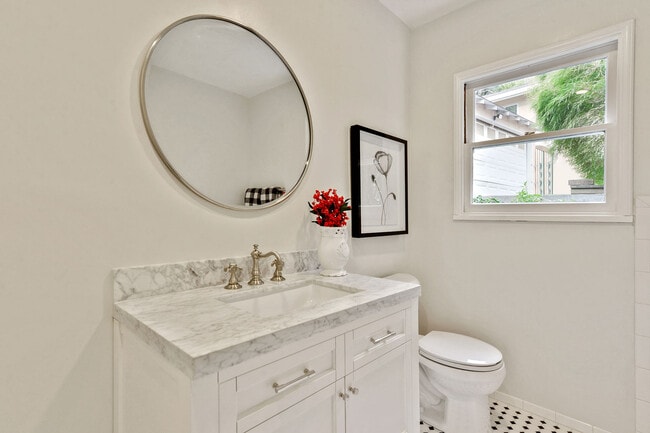 Building Photo - 3 El Gavilan Rd