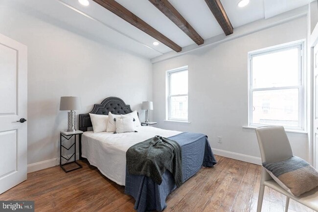 Building Photo - 1906 N Lawrence St