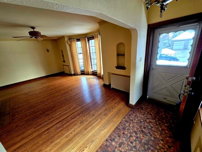 Building Photo - 519-521-521 N 50th St