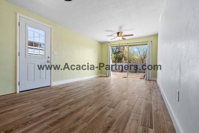 Building Photo - Two Bedroom Home with Guest House