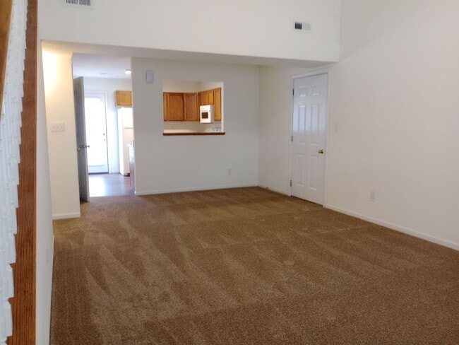 Building Photo - 1724-1726-1726 Louise Cir