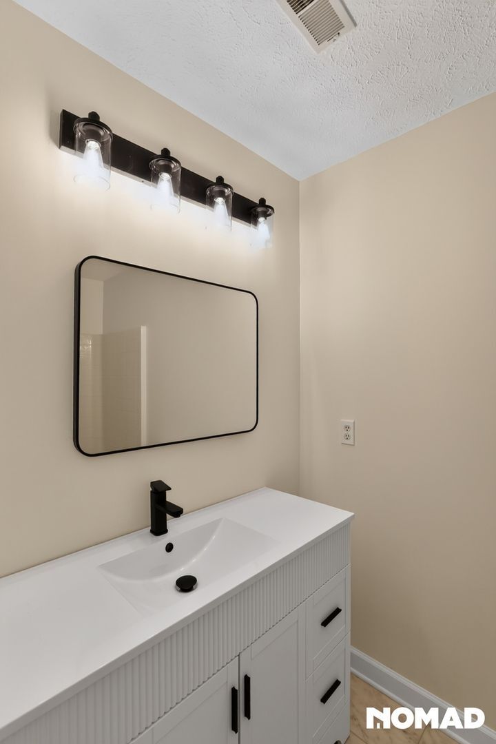 Building Photo - 3093 Harpeth Springs Dr
