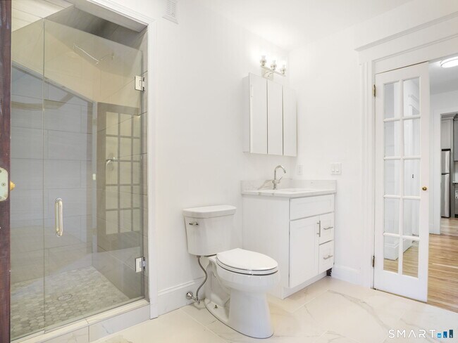 Building Photo - 27 5th St