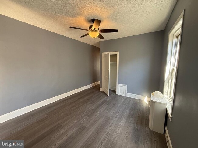 Building Photo - 5052 Wayne Ave