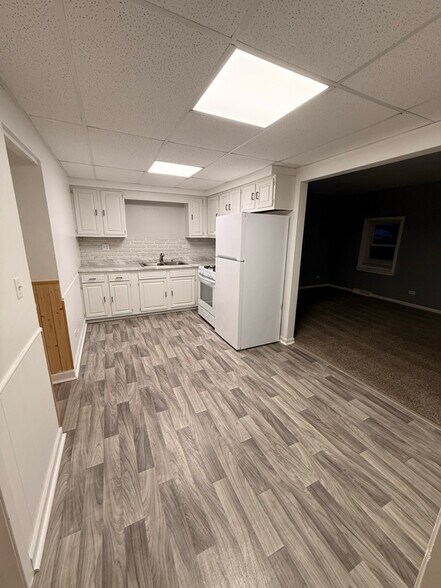 Building Photo - 26244 W Lake Ave