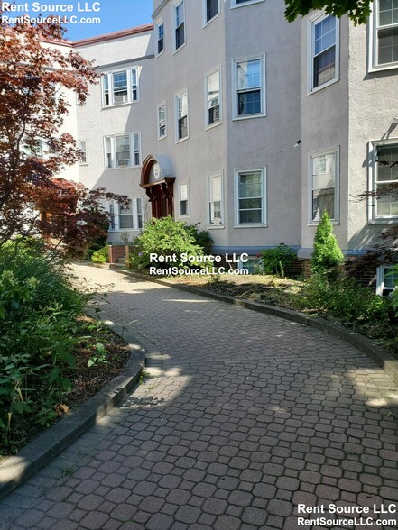 Primary Photo - 156 Magazine St