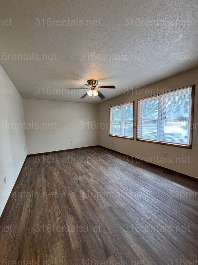 Building Photo - Three bed two bath house available now!