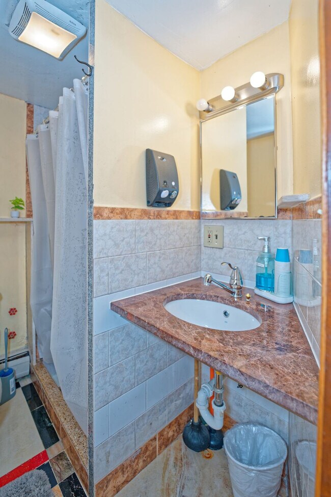 Building Photo - 90 Madison Ave