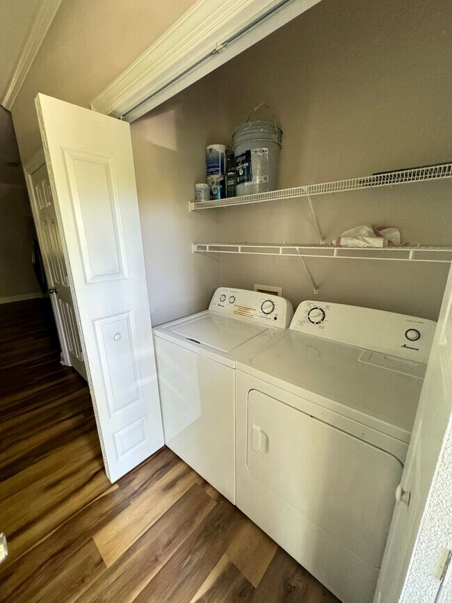 Building Photo - Beautiful 2 bed 2 bath Condo - In Great Lo...