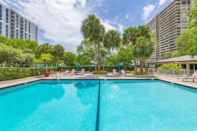 Building Photo - 11113 Biscayne Blvd