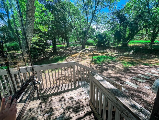 Building Photo - Charming bungalow 2 Bedrooms, 1 Bathroom in Winston Salem