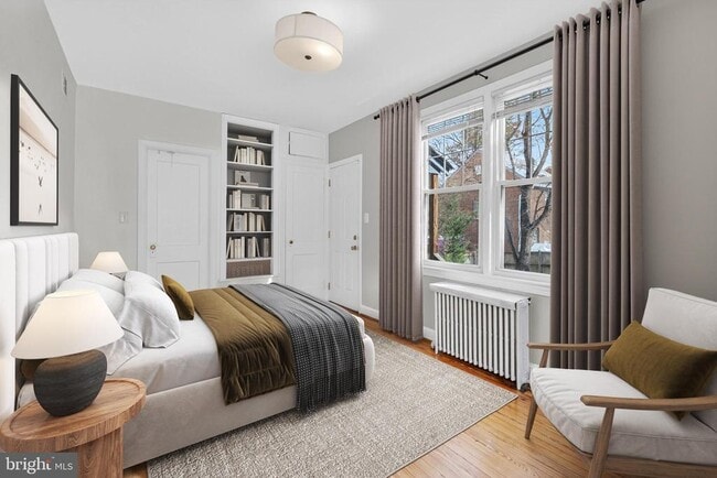 Building Photo - 7903 Woodbury Dr