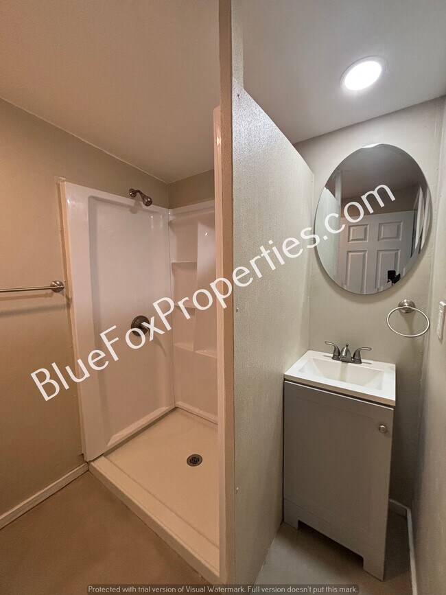 Building Photo - 2641 N Fontana Ave