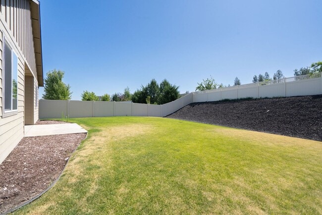 Building Photo - 7029 S Woodhaven Dr