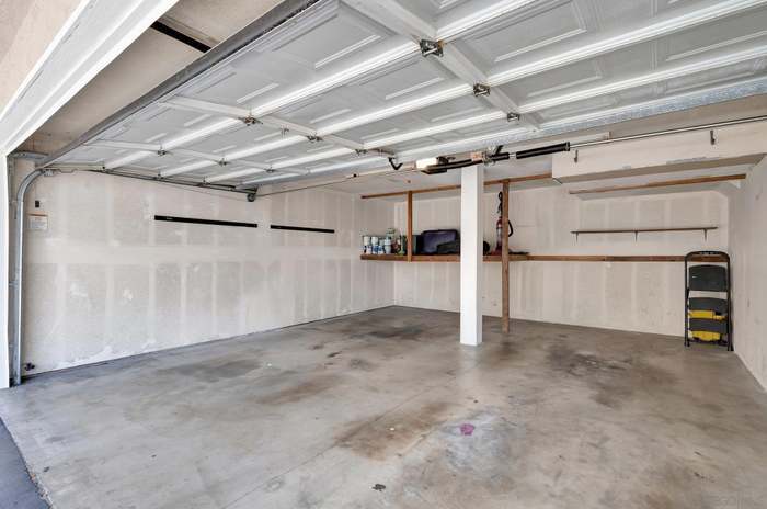 Garage - 5653 Riley St