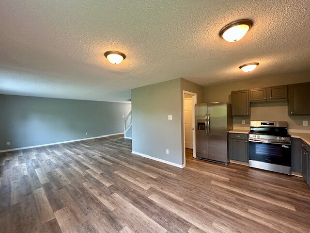 Building Photo - STUNNING 3 bedroom, 2.5 Bath Home in Greenwood- Johnson County