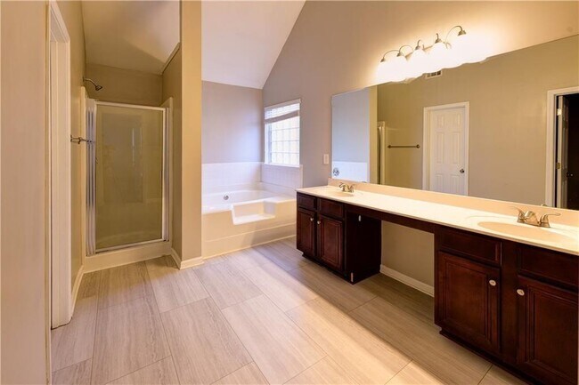 Building Photo - 635 Moonlight Way