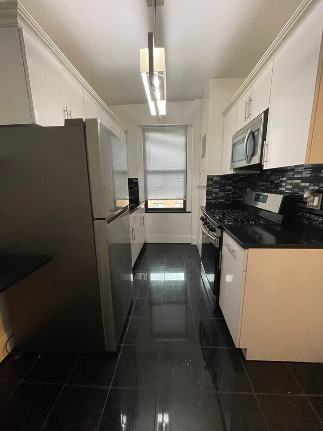 Building Photo - 3563 88th St