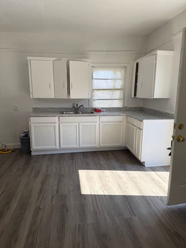 Building Photo - Cozy 2 Bed 1 Bath Home – Move-In Ready