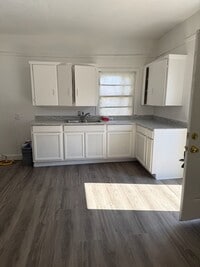 Building Photo - Cozy 2 Bed 1 Bath Home – Move-In Ready