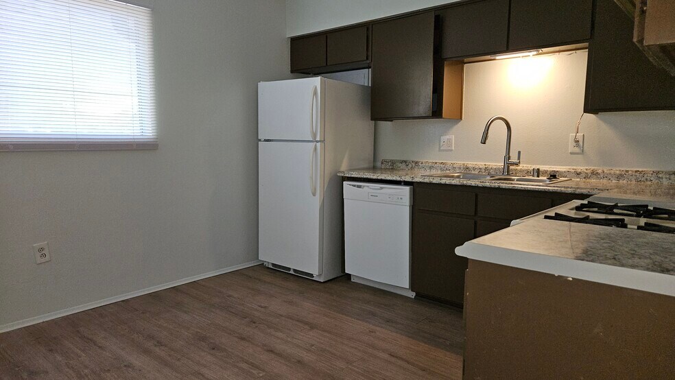 Entry to Kitchen - 544 Chama St SE