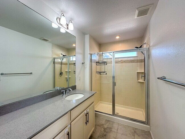 Building Photo - CORNER 3bd 2.5ba paired home in Trails Edge!