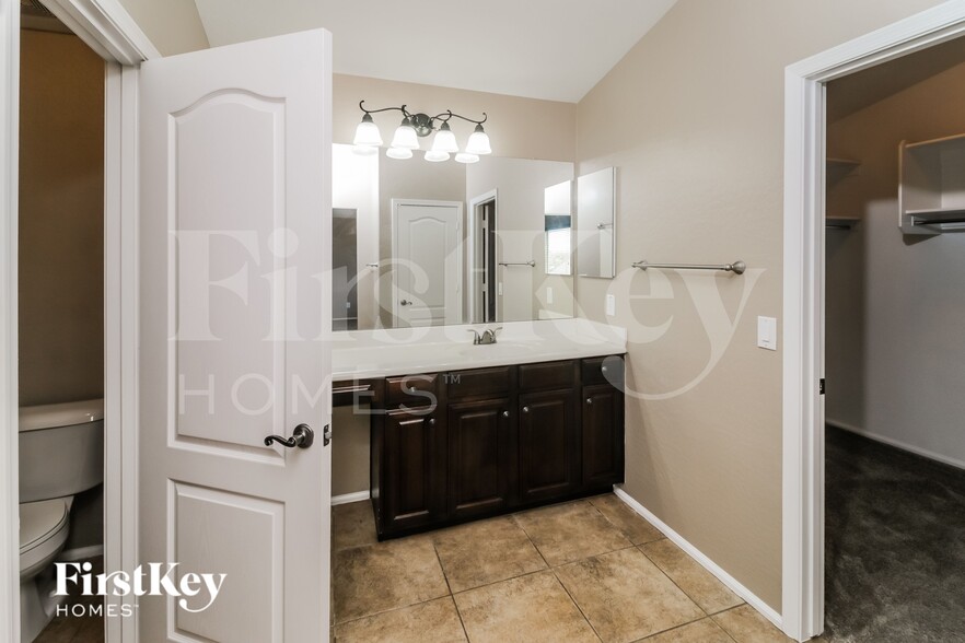 Building Photo - 40133 W Sanders Way