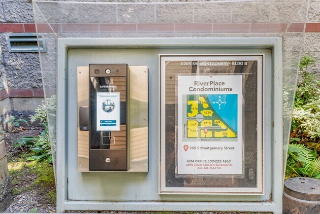 Building Photo - Riverplace Condominiums - 1 bed/1 bath corner unit w/parking/storage/balcony/fireplace