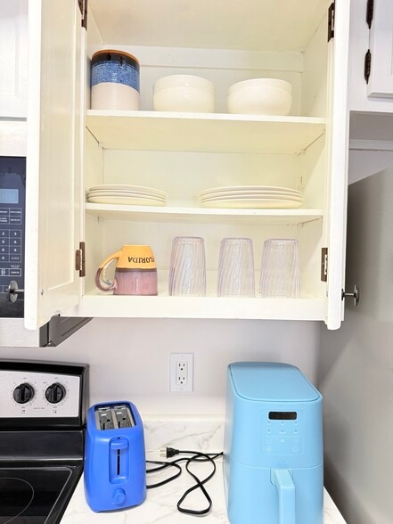 Building Photo - 387 Knox McRae Dr