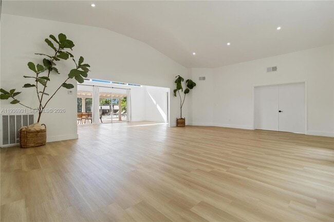 Building Photo - 900 Belle Meade Island Dr