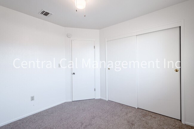 Building Photo - 4207 Eton St