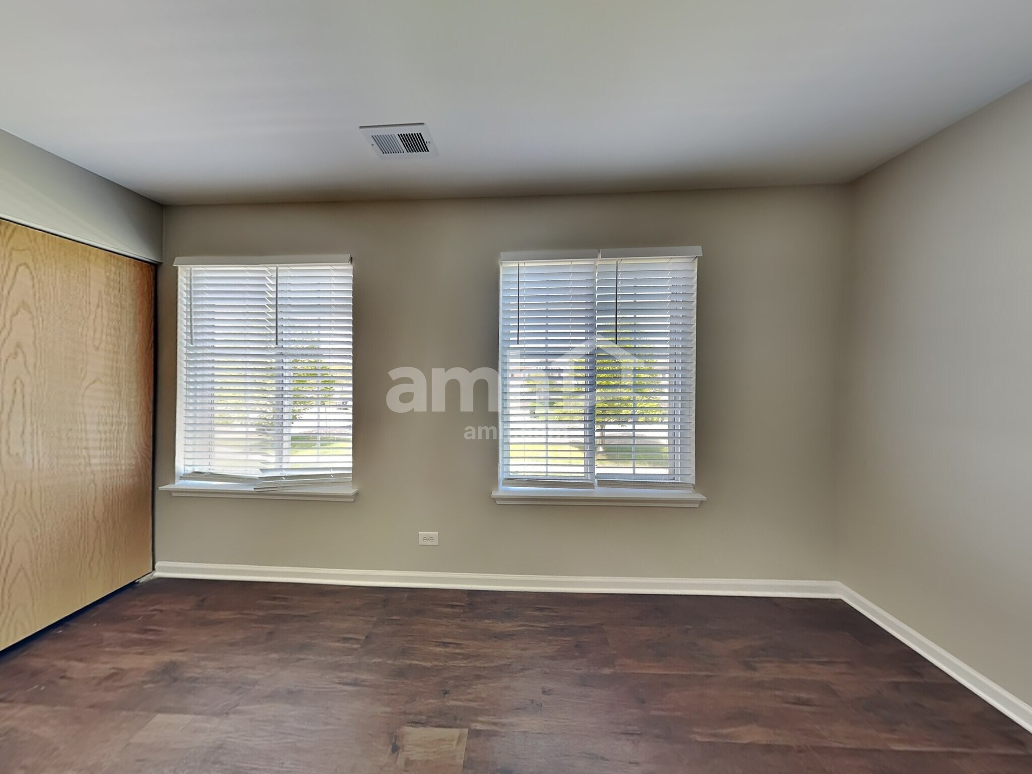 Building Photo - 97 W Amberley Drive