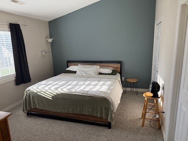 Building Photo - 550 Pewaukee Rd