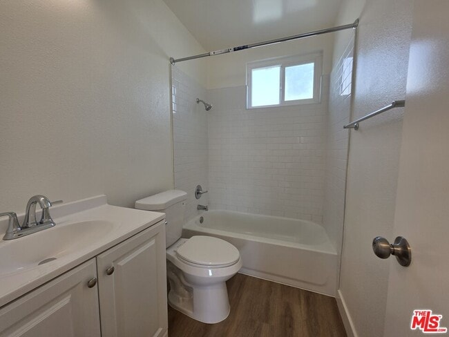 Building Photo - 2009 Carnegie Ln