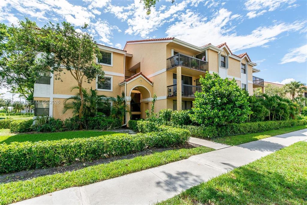 Building Photo - 5721 Riverside Dr
