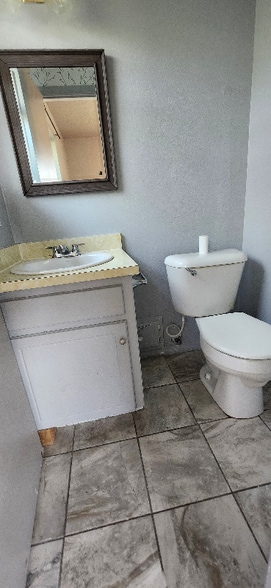 Building Photo - 4708 SE 45th St