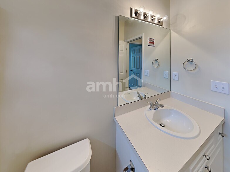 Building Photo - 112 Spalding Ln