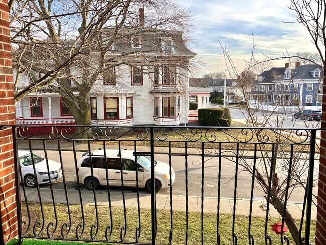 Building Photo - 8 Nahant Pl