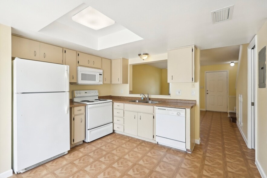 Building Photo - 12006 Pepperdine Pl