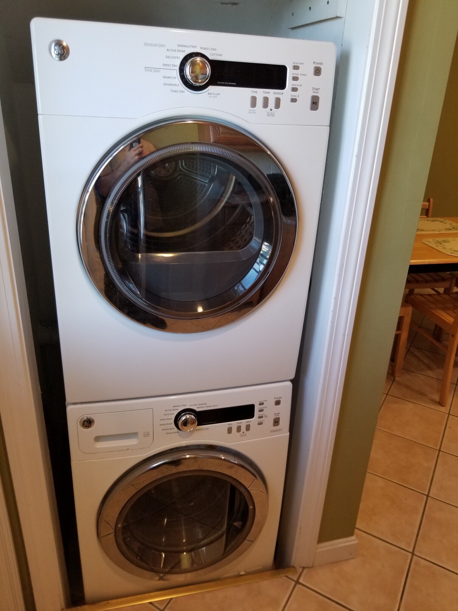 On-site washer/dryer - 275 Medford St