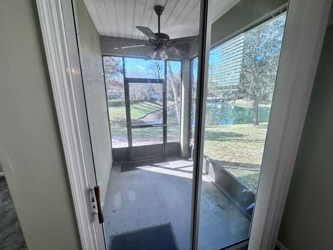 Building Photo - ***TWO WEEKS FREE*** Stylish 3BR Townhome with Garage & Walk-In Closet