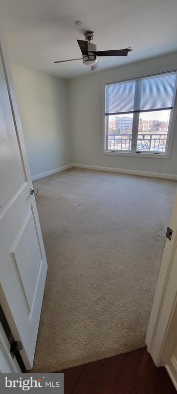 Building Photo - 1 N Commerce Square