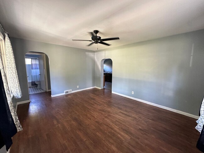 Building Photo - 1922 W Washington- Single Family Home