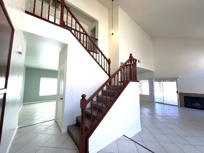 Building Photo - Spacious 4-Bedroom Home with Large Backyard in Moreno Valley