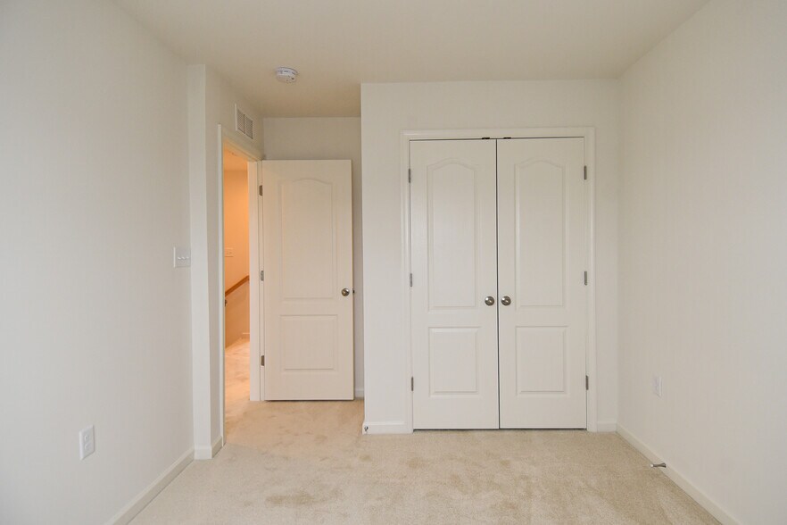Building Photo - 11 Cecily Way