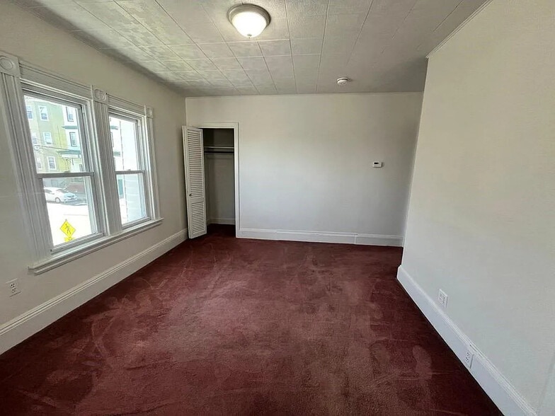 Building Photo - 78 Falcon St